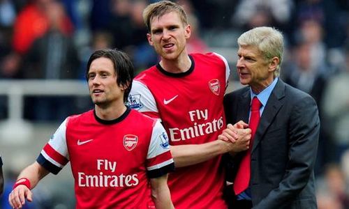 PREDIKSI ARSENAL VS GALATASARAY : Badai Cedera Pemain Arsenal Pusingkan Wenger