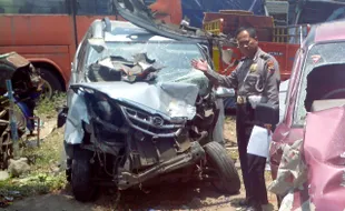 KECELAKAAN AVANZA : Mobil Ini Terguling Tiga Kali, Mobil Ringsek, Tapi Sopir Selamat