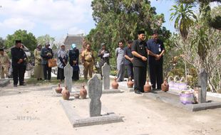 Pemkab Kulonprogo Ziarah ke Makam Mantan Bupati