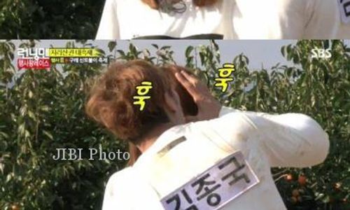 K-POP : Benarkah Kim Jong Kook Mencium Hong Jin Young?