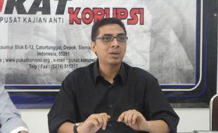 BAMBANG WIDJOJANTO TERSANGKA : Direktur Pukat UGM Ungkap Modus Polri Tangkap Petinggi KPK