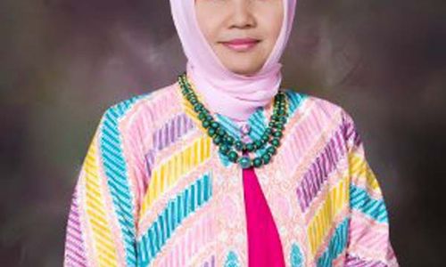 REKTOR UGM : Dwikorita Rektor Perempuan Pertama UGM