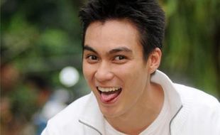 Baim Wong Temui Penggemar di Luwes Solo