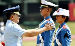 FOTO AKADEMI TNI : 456 Prajurit Taruna dan Taruni Diwisuda