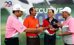 FOTO BISNIS INDONESIA EXECUTIVE GOLF TURNAMENT : Ini Best Nett Overall dan Best Gross Overall