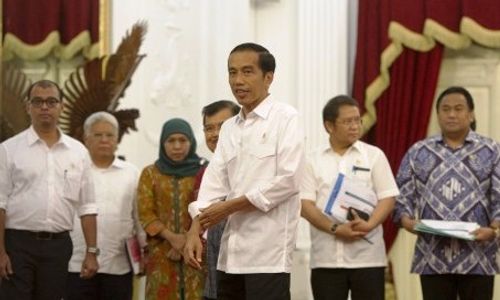 KENAIKAN HARGA BBM : Tolak BBM Naik, Golkar Minta Penjelasan Jokowi