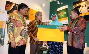 FOTO MANDIRI INTERNASIONAL ISLAMIC EXPO : Mandiri Luncurkan Tabungan Mabrur Junior