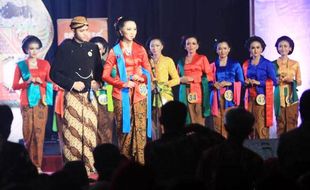 FOTO PEMILIHAN DUTA WISATA : Grand Finalis Mas-Mbak Jateng Diuji Juri