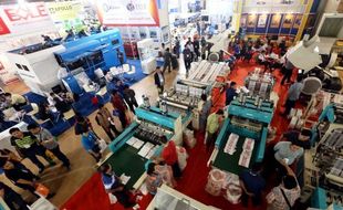 FOTO PLASTICS AND RUBBER INDONESIA 2014 : Persaingan Ketat, Industri Plastik Dipamerkan