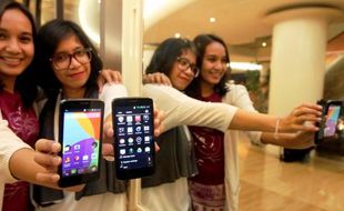 FOTO SMARTPHONE TERBARU : New Smartfren Andromax G2 Dikenalkan