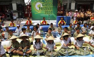 FOTO SOLO GREEN FESTIVAL 2014 : Barang Bekas Pun Disulap Jadi Alat Musik