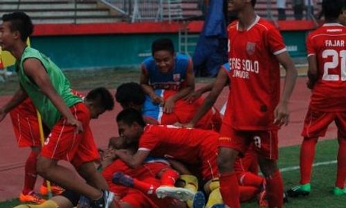 SEMIFINAL PIALA SURATIN 2014: Persis Solo Jr Vs Nusa Ina Jr: Menang Adu Penalti 4-1, Persis Solo ke Final