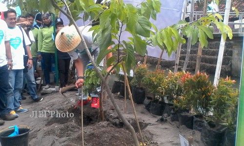 1.000 Pohon Ditanam di Bantaran Sungai Gajah Wong