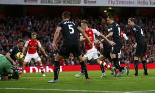 ARSENAL VS BURNLEY : Sanchez Bikin Dua Gol, Arsenal Tekuk Burnley 3-0