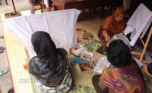 Seperti Ini Cara Ibu Rumah Tangga di Kepek Menambah Penghasilan Keluarga