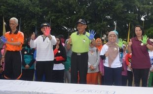 Cap Telapak Tangan Jadi Simbol Tak Merokok