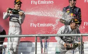 GP-F1 AMERIKA SERIKAT 2014 : Hamilton Kalahkan Rosberg, Mercedes Finis 1-2 Lagi