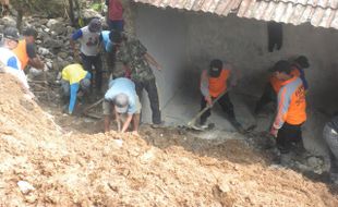 BENCANA KARANGANYAR : Talut Ambrol di Karanganyar dan Ngargoyoso, 2 Rumah Warga Rusak