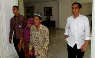 PENGHINA JOKOWI DITAHAN : Penahanan Ditangguhkan, Arsyad Si Tukang Sate Pulang ke Rumah