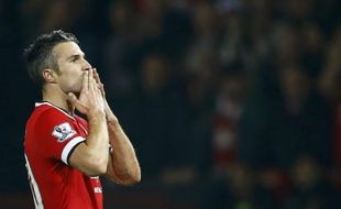 MANCHESTER UNITED 3-0 HULL CITY : Beban Van Persie pun Terangkat dari Pundak