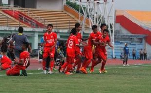 SEMIFINAL PIALA SURATIN 2014 : Persis Solo Jr Vs Nusa Ina Jr: Persis Solo Tertinggal 1-0