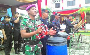 Di Jogja, TNI dan Polri Harmonis saat Bermain Musik