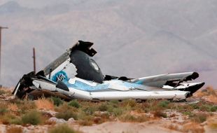 KECELAKAAN PENERBANGAN : Pesawat Virgin Galactic Meledak di California, 1 Tewas, 1 Luka