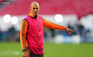 KARIER PELATIH : Zidane Bukan Hanya Pelatih, Dia Juga Seorang Guru