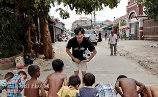 K-POP : Gong Yoo Advokasi Hak Anak di Kamboja