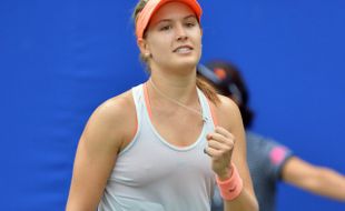 KABAR PETENIS : Eugenie Bouchard Ramah di Luar, Piawai di Lapangan