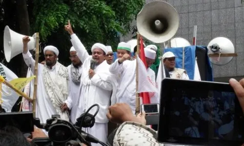 AHOK GUBERNUR DKI : FPI Serukan Perangkat Daerah Tunduk ke Gubernur Tandingan