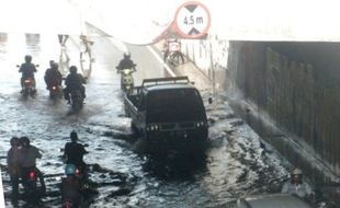 UNDERPASS MAKAMHAJI : Banjir di Underpass Makamhaji Tak Bersolusi