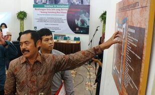 FOTO CAGAR BUDAYA SOLO : Benteng Vastenburg Dibahas di Balai Soedjatmoko