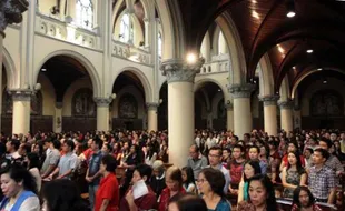 FOTO NATAL 2014 : Begini Khidmatnya Misa Natal Katedral Jakarta