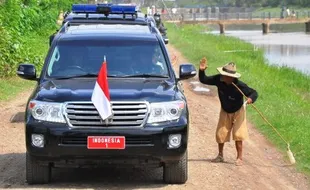 OPOSISI Minta Presiden Anulir Tunjangan Mobil Pejabat