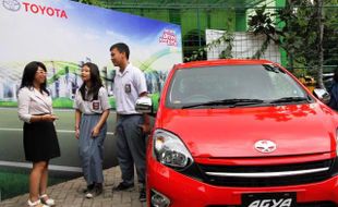 FOTO SMART DRIVING : Toyota Latih Siswa Cara Mengemudi