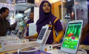 FOTO SMARTPHONE MURAH : V-Gen Meriahkan Pameran Apkomindo Solo