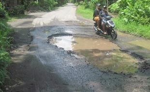 JALAN RUSAK KLATEN : Jalan di Jalur Karangnongko-Ngawen Rusak Parah