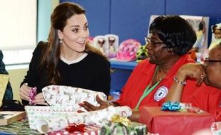 KATE MIDDLETON ke AS, Bungkus Kado untuk Anak-Anak   