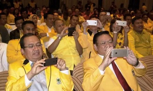 KONFLIK INTERNAL PARTAI GOLKAR : Priyo: Golkar Halal Keluar dari KMP