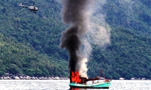 PEMBERANTASAN ILEGAL FISHING : Menteri Susi: Pencuri Ikan Tetap Ditenggelamkan