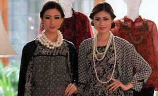 PERAGAAN BUSANA : Glamor dengan Batik di Akhir Tahun