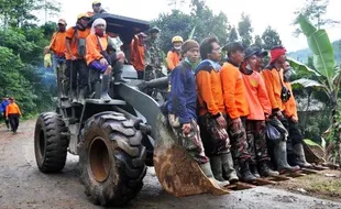 LONGSOR BANJARNEGARA : Pertamina Amankan Pasokan di Lokasi Bencana