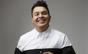 KABAR ARTIS : Begini Kesan Tulus Nyanyi di Solo