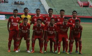 FINAL PIALA SURATIN 2014: Persis solo Jr Vs Jember United Jr: M.Edo Bawa Persis Jr. Unggul