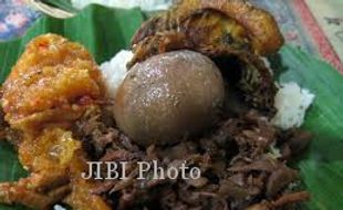 KURS RUPIAH : Penjual Gudeg Pilih Kurangi Laba