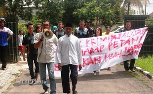 Mbah Harso, Terdakwa Kasus Pencurian Kayu Mendapat Dukungan dari Aktivis