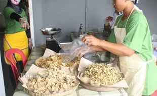 Keripik Belut? Bukan, Ini adalah Keripik Daun Singkong