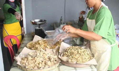 WISATA SLEMAN : Keripik Belut Jadi Oleh-oleh Paling Laris