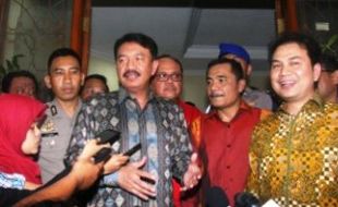 BUDI GUNAWAN TERSANGKA : Serang Balik, Budi Gunawan Laporkan KPK ke Kejakgung